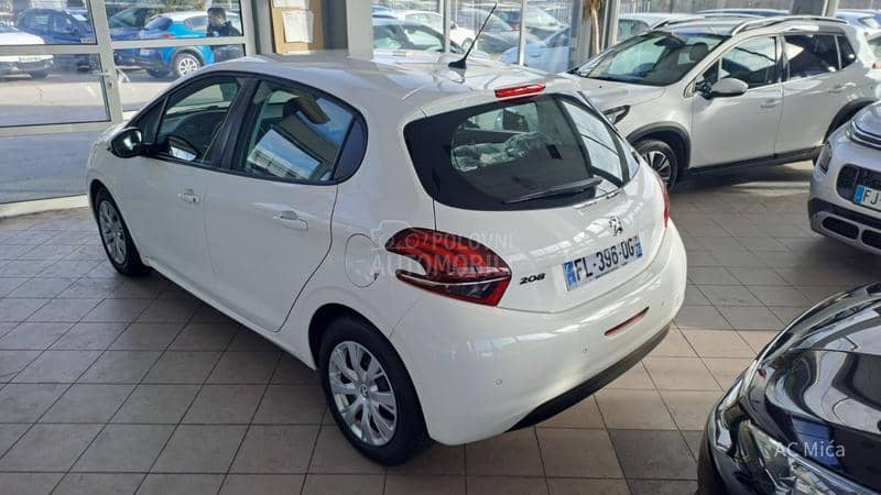 Peugeot 208 1.2 PURE NAV LED USB