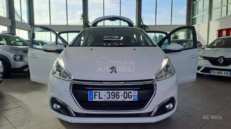 Peugeot 208 1.2 PURE NAV LED USB