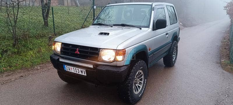 Mitsubishi Pajero 2.5