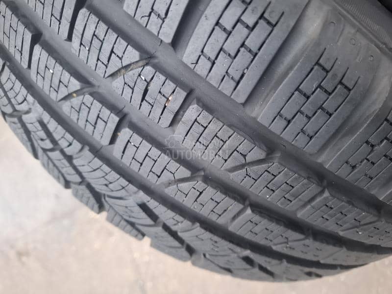 Pirelli 225/45 R17 Zimska