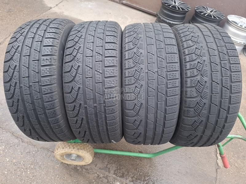 Pirelli 225/45 R17 Zimska