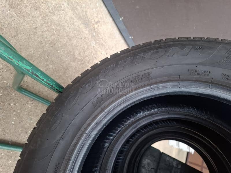 Pirelli 215/70 R16 Zimska