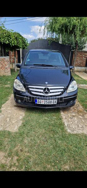 Mercedes Benz B 180 