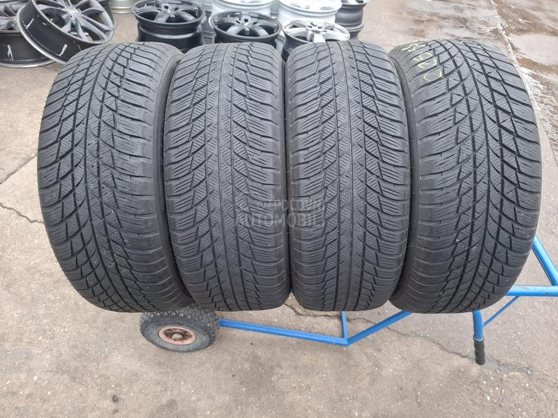 Bridgestone 225/55 R17 Zimska