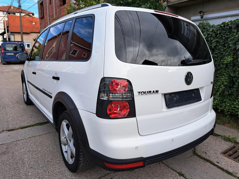 Volkswagen Touran 1.4cross