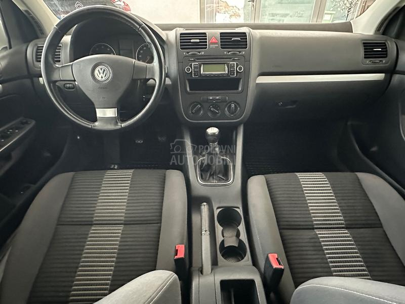 Volkswagen Golf 5 Salon.Stanje