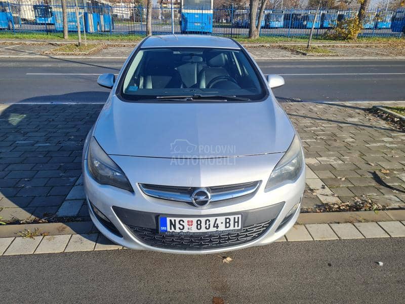 Opel Astra J 