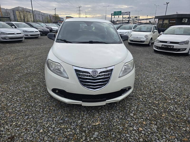 Lancia Ypsilon 