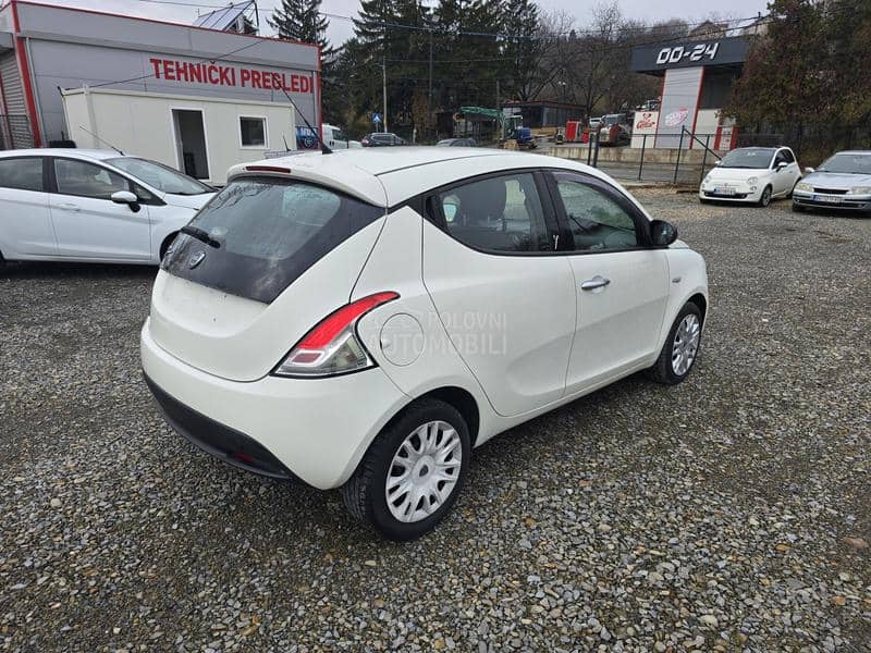 Lancia Ypsilon 