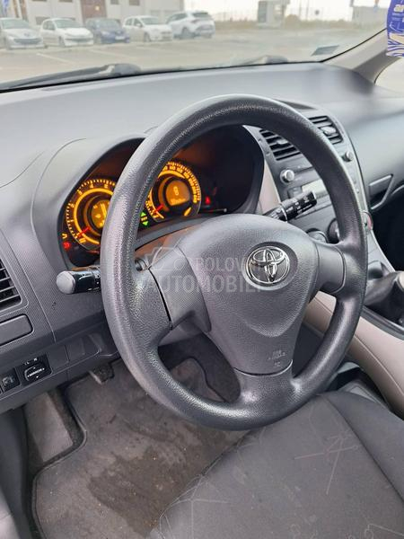 Toyota Auris vvt-i