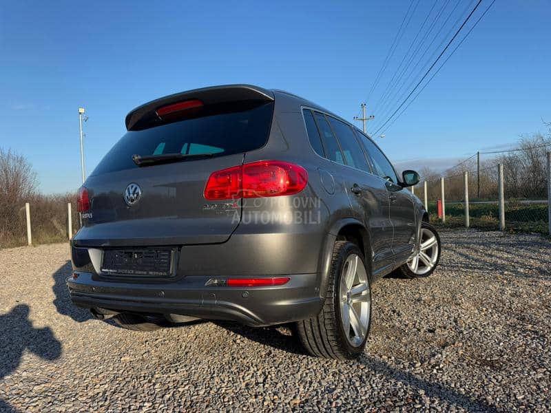 Volkswagen Tiguan R-Line 4x4 CH PANO