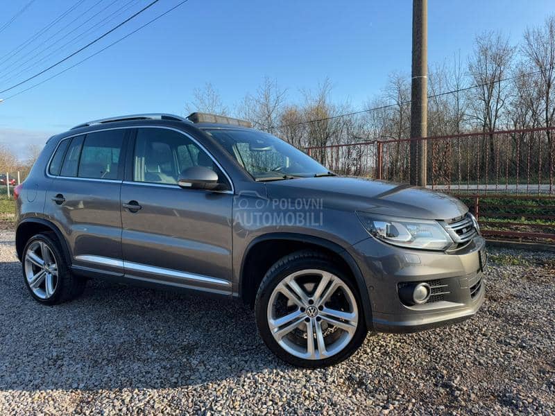 Volkswagen Tiguan R-Line 4x4 CH PANO