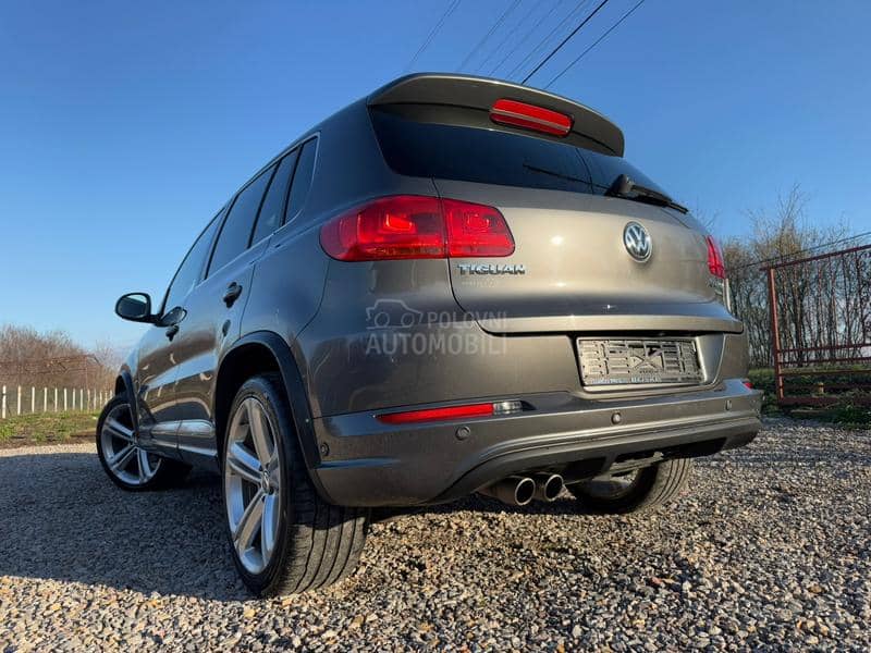 Volkswagen Tiguan R-Line 4x4 CH PANO