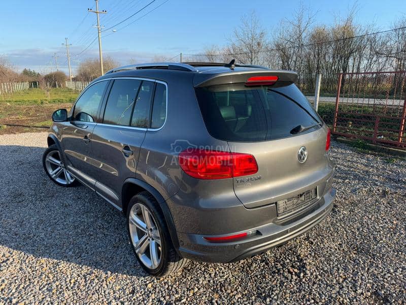 Volkswagen Tiguan R-Line 4x4 CH PANO