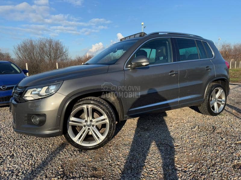 Volkswagen Tiguan R-Line 4x4 CH PANO