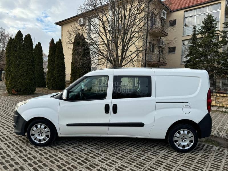 Fiat Doblo 1.6jtdm 5 sedista M.A.X.i