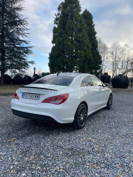 Mercedes Benz CLA 180 