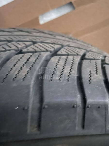 Bridgestone 225/55 R17 Zimska