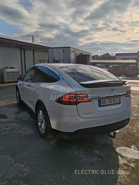 Tesla Model X Tesla X75D