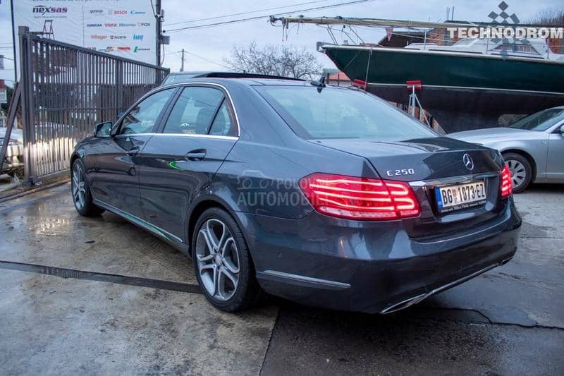 Mercedes Benz E 250 totalni ful