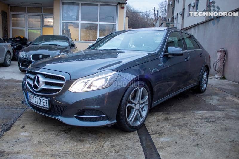 Mercedes Benz E 250 totalni ful