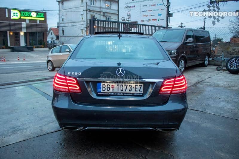 Mercedes Benz E 250 totalni ful