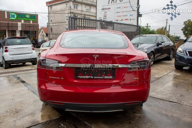 Tesla Model S P85 PLUS