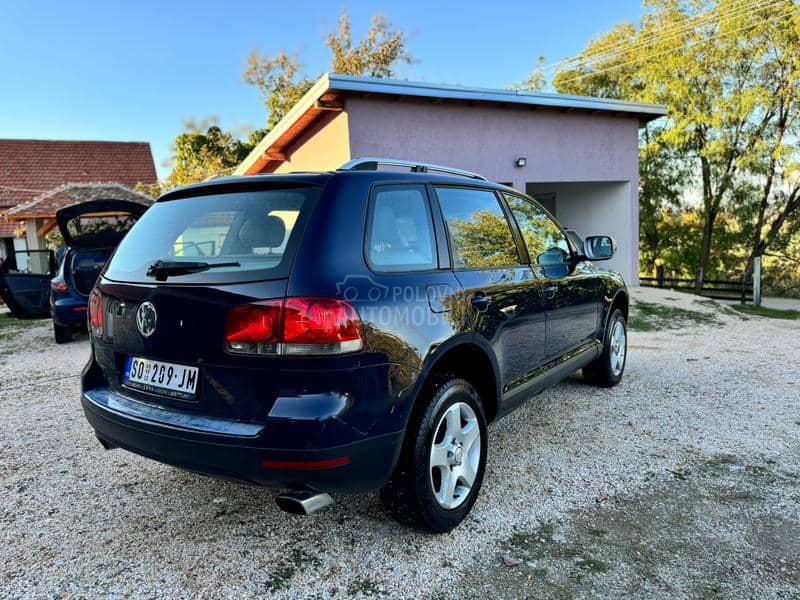 Volkswagen Touareg 2.5 2004. god. -  kompletan auto u delovima