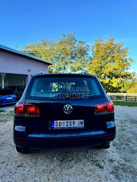 Volkswagen Touareg 2.5 2004. god. -  kompletan auto u delovima