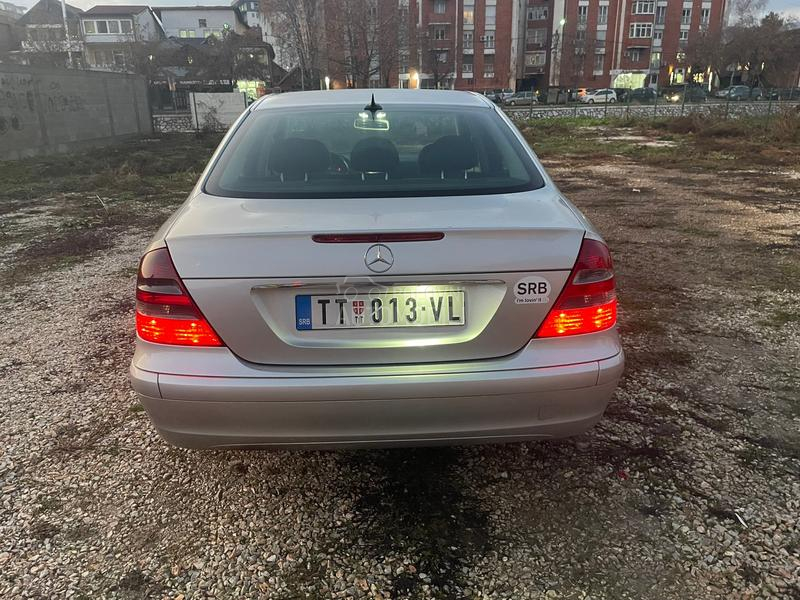 Mercedes Benz E 220 dobar