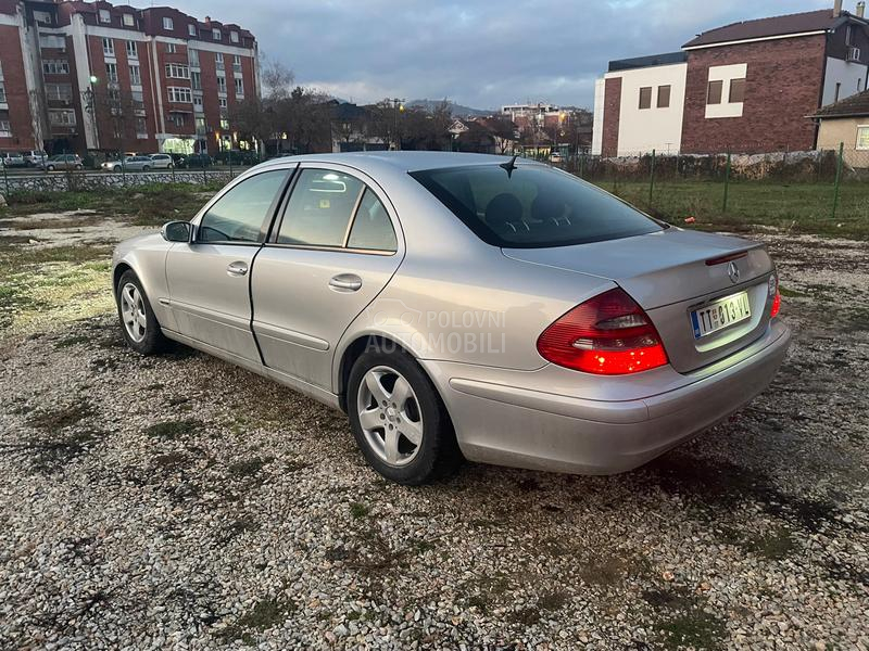 Mercedes Benz E 220 dobar