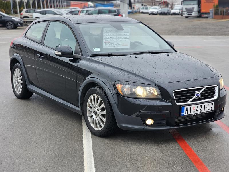 Volvo C30 2.0hdi VlasnicVserv