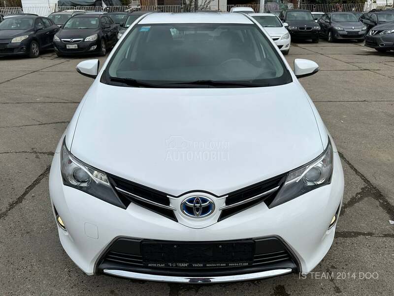 Toyota Auris 1.8 HYBRID CVT LUNA