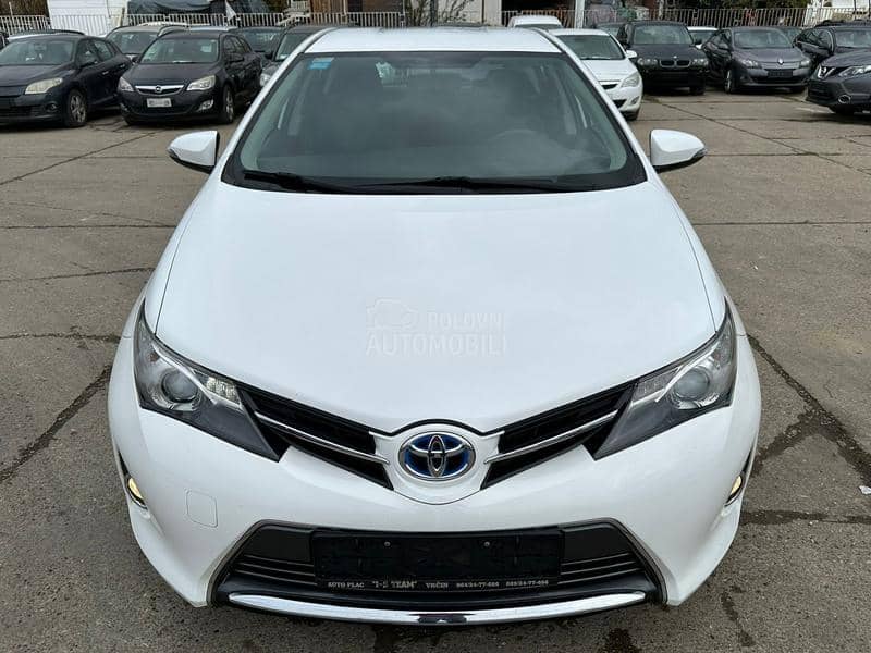 Toyota Auris 1.8 HYBRID CVT LUNA