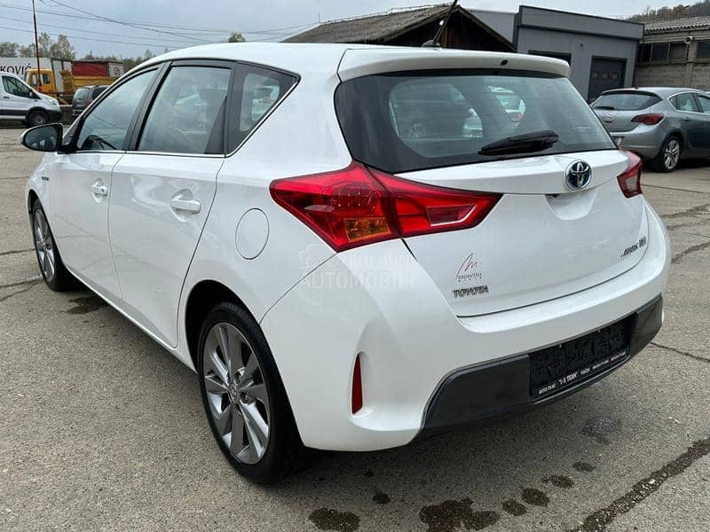 Toyota Auris 1.8 HYBRID CVT LUNA