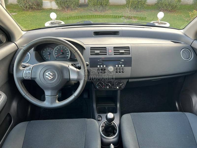 Suzuki Swift 1.3i