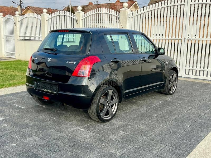 Suzuki Swift 1.3i