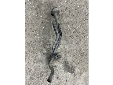 Ulivna cev rezervoara za Nissan Juke od 2010. do 2015. god.