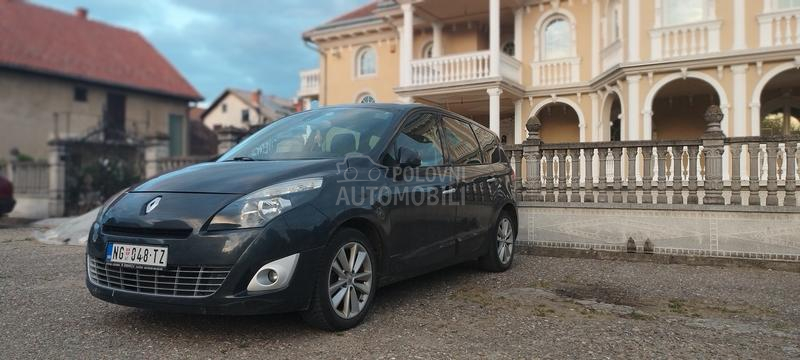 Renault Grand Scenic renault