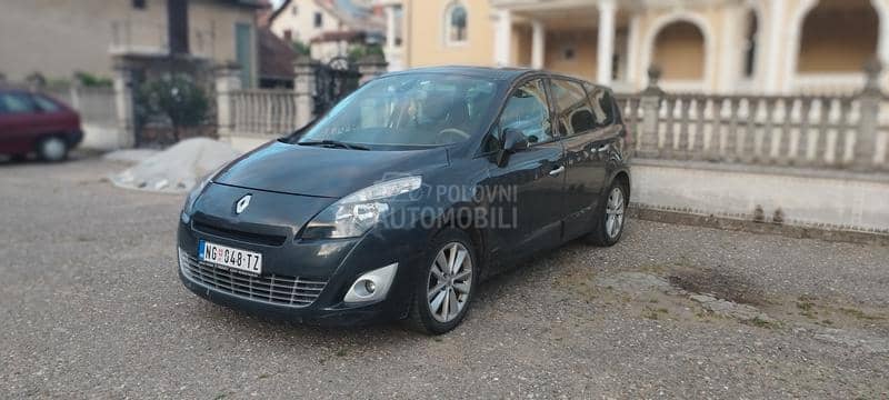 Renault Grand Scenic renault