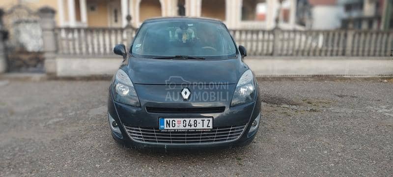 Renault Grand Scenic renault