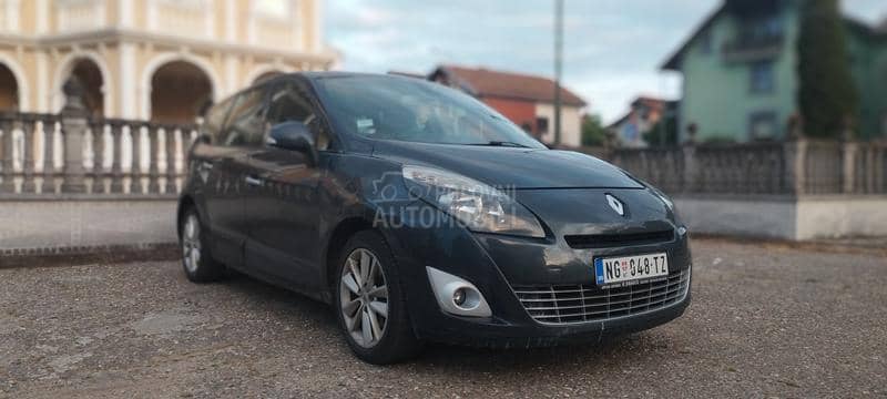 Renault Grand Scenic renault