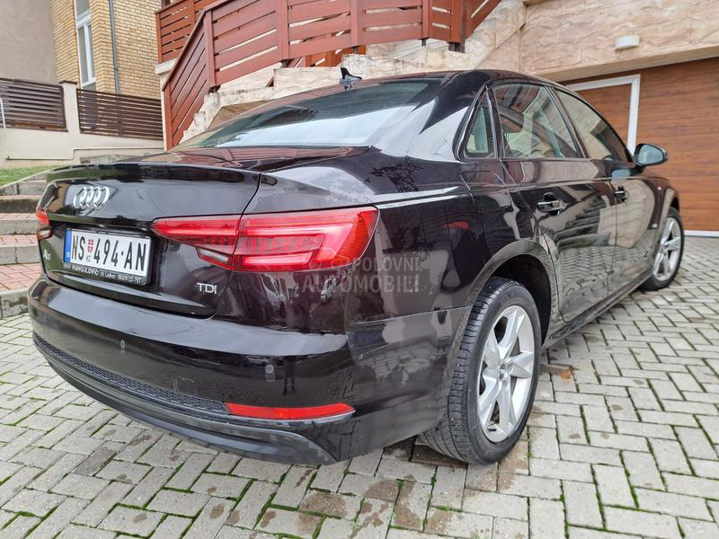 Audi A4 2.0TDI S-LINE MATRIX