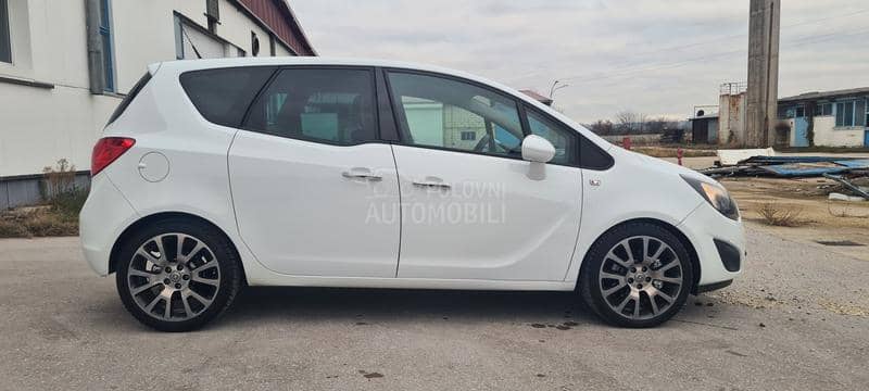 Opel Meriva CH OPC LINE