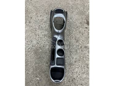 Centralna konzola sredisnja za Nissan Juke od 2010. do 2015. god.