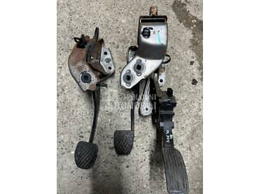 Pedala gasa kocnice kvacila za Nissan Juke od 2010. do 2015. god.