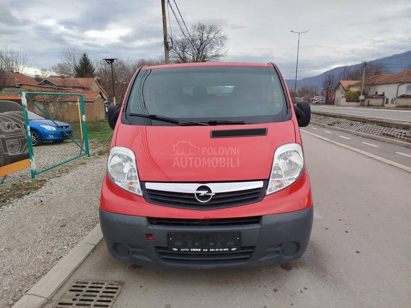 Opel Vivaro 2.0d  u.v.o.z  C H