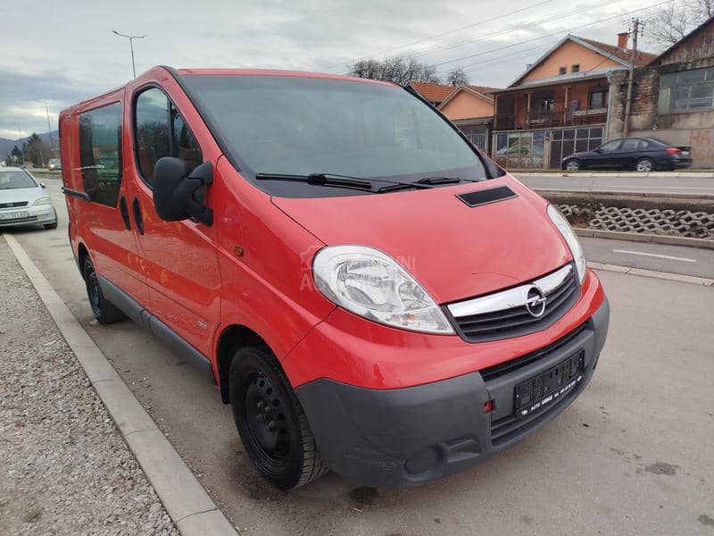 Opel Vivaro 2.0d  u.v.o.z  C H