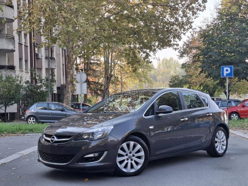 Opel Astra J 1.7Cdti COSMO NAVY