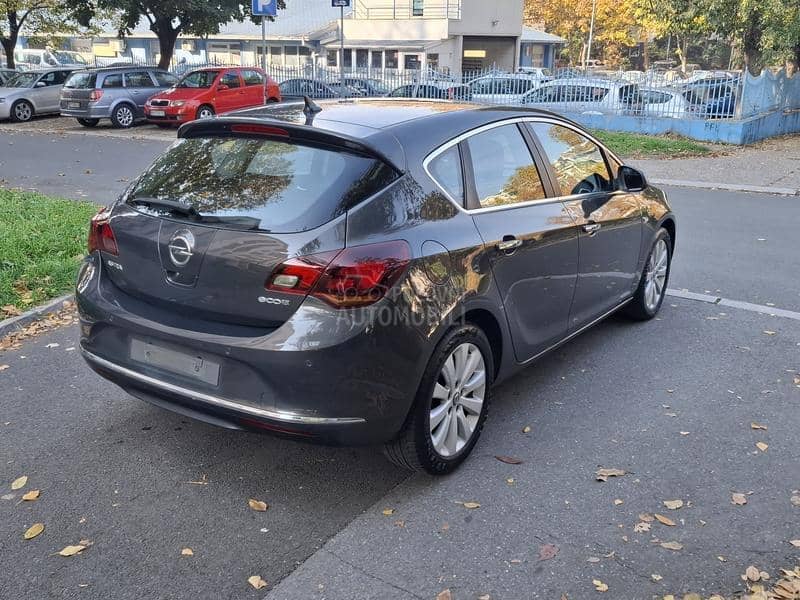 Opel Astra J 1.7Cdti COSMO NAVY